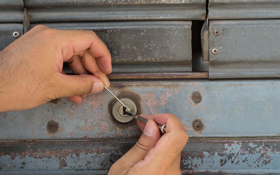 changer serrure porte Les Essarts-le-Roi